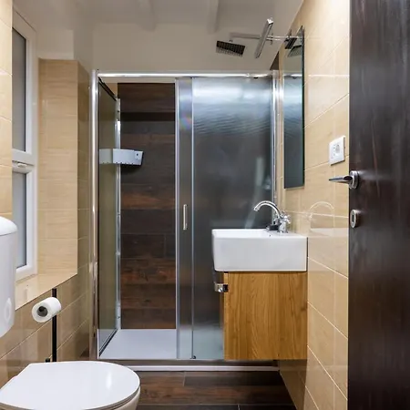 Woodstyle - Navona * רומא