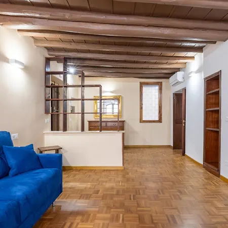 Woodstyle - Navona Apartment *