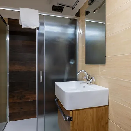 Woodstyle - Navona Apartment *