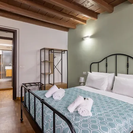 Woodstyle - Navona Apartment