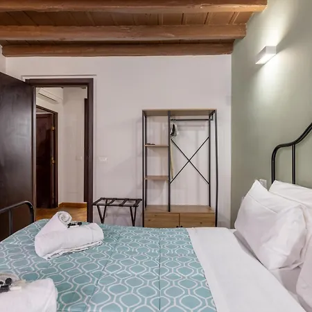 Woodstyle - Navona Apartment *